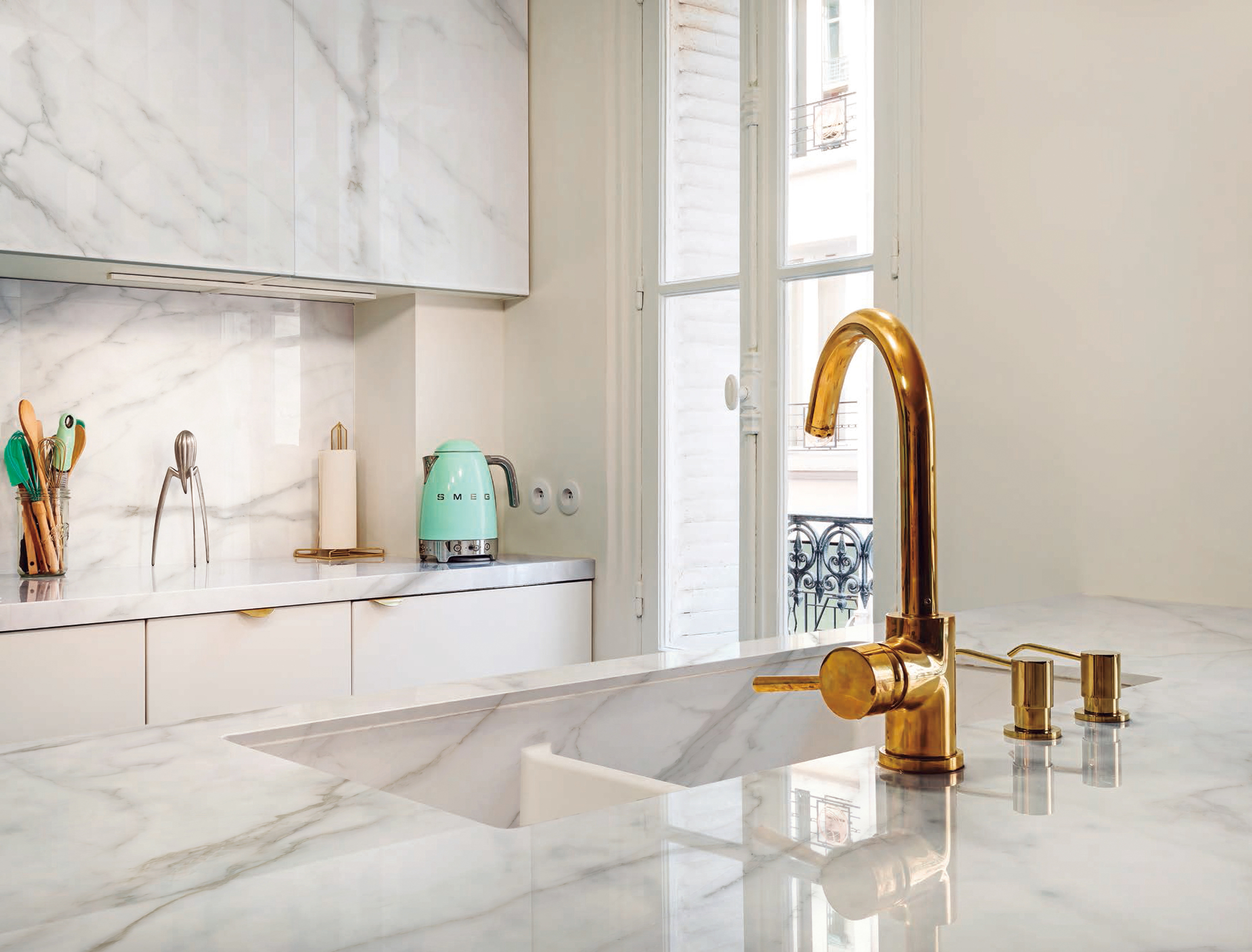 Calacatta Gold Satin Спеченный камень 1600x3200x12 Delfone фото 2