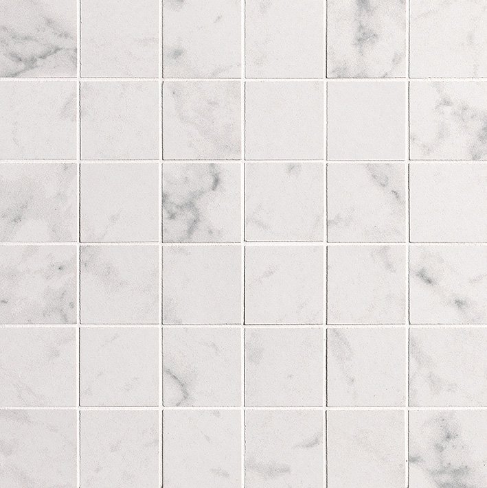 fQXE Roma Stone Carrara Delicato Macromosaico Satin 30x30 FAP Ceramiche