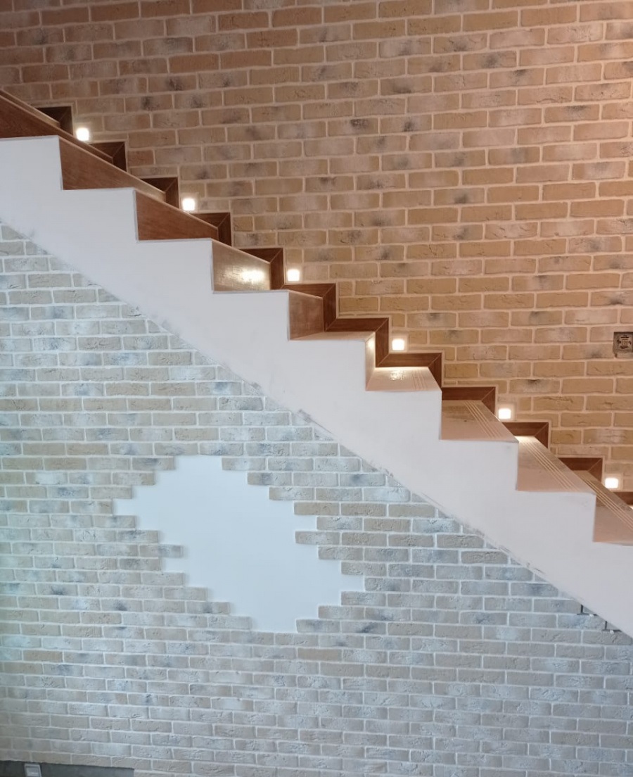 Декоративный кирпич Плоскость Дижон 402 23,7x7x1,4 Leonardo Stone