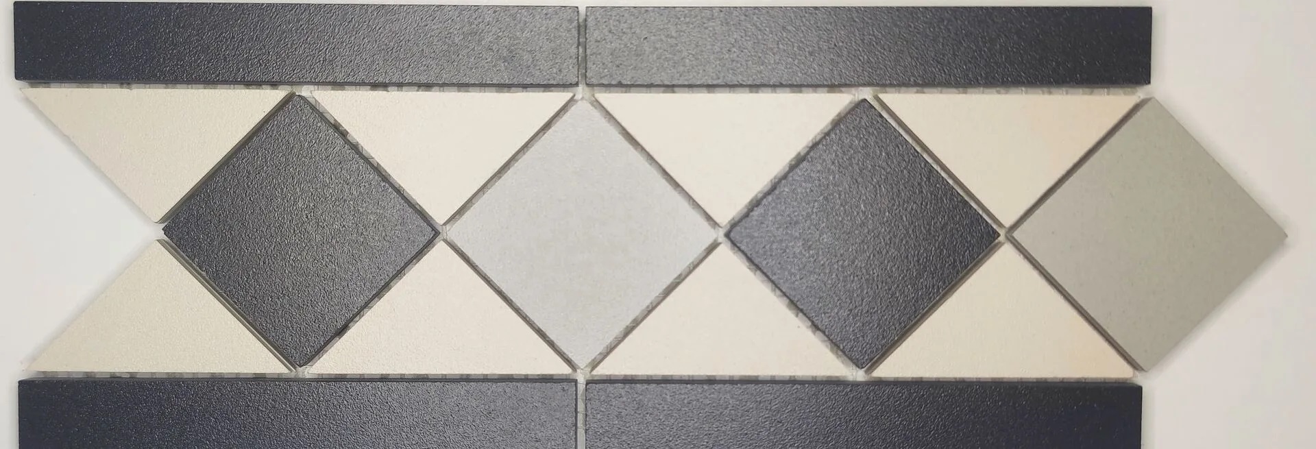 Карина Бордюр (01/02/19/35/08) MR 304х122 Metlaha