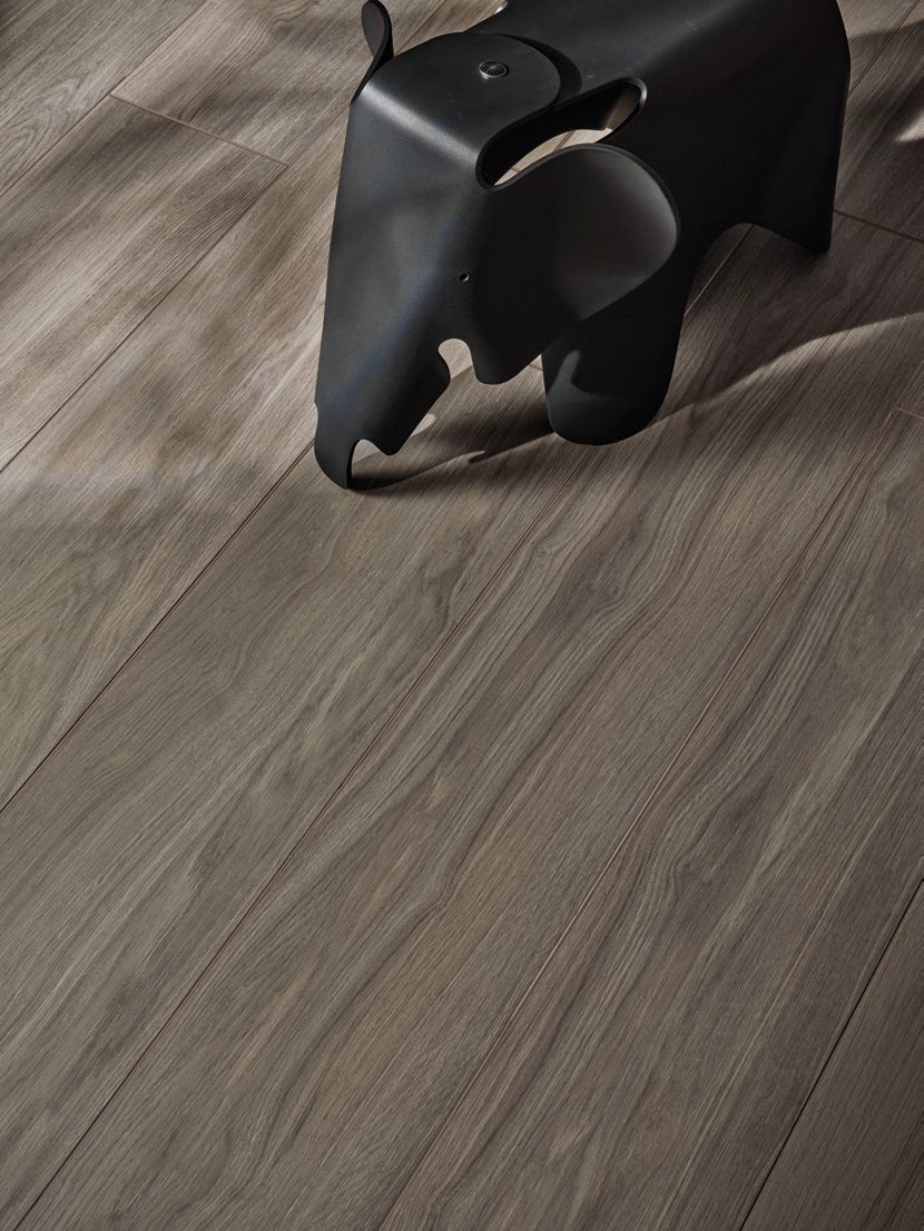 RJ98 Eik Choco Matt R 25x150 Refin