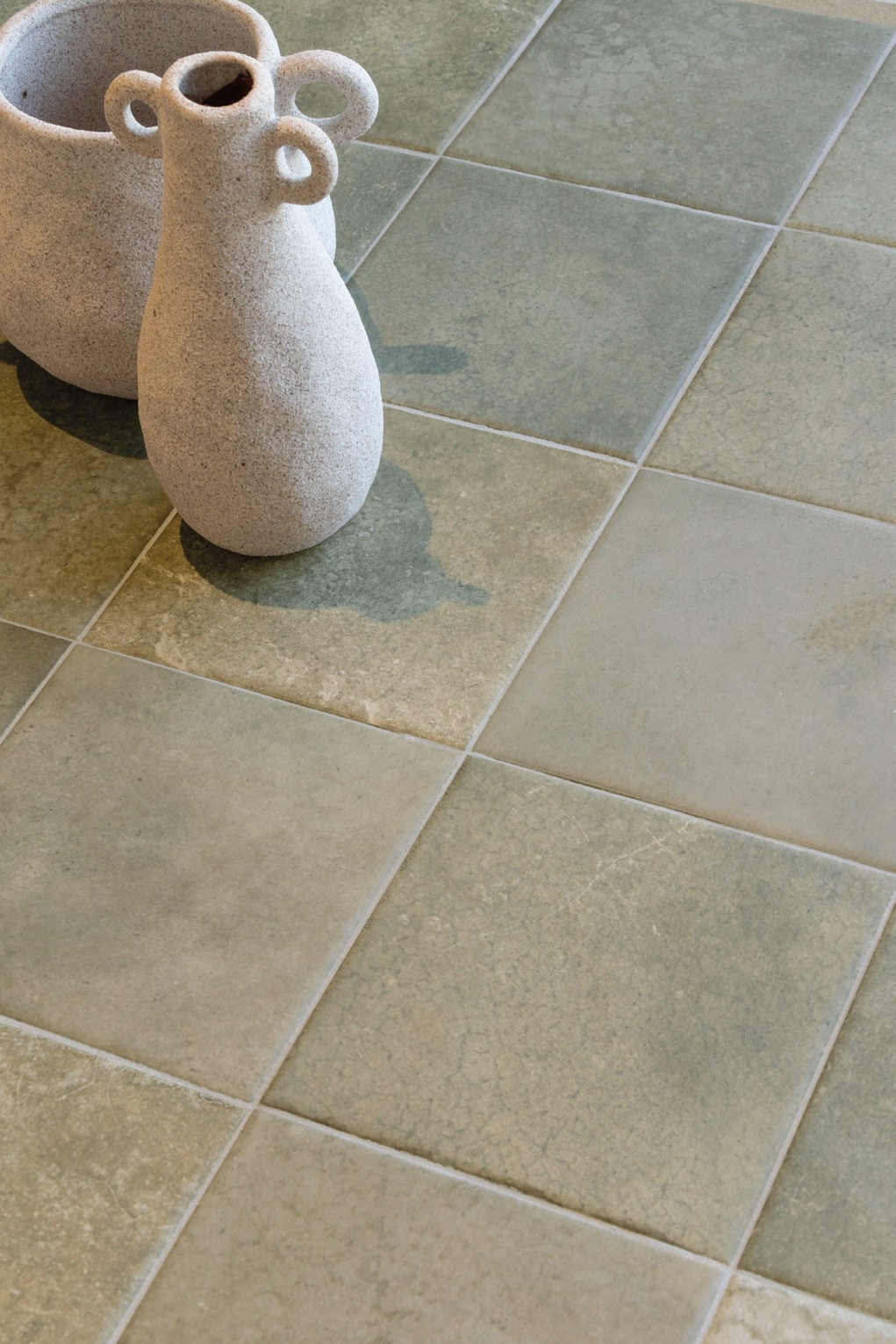 31560 Spa&Pools Shadow Matt 15x15 EQUIPE