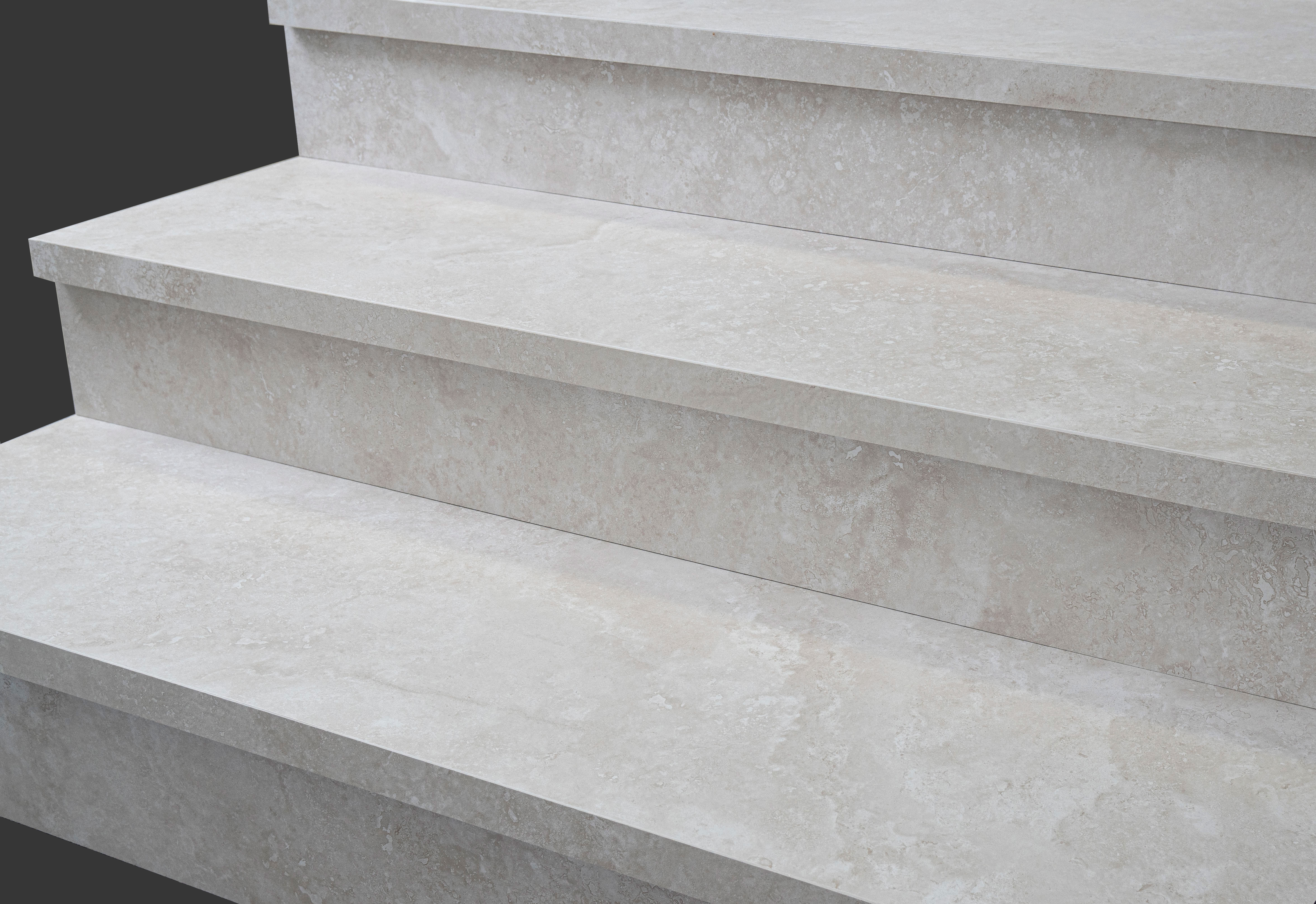 L Porcelain Step Staro