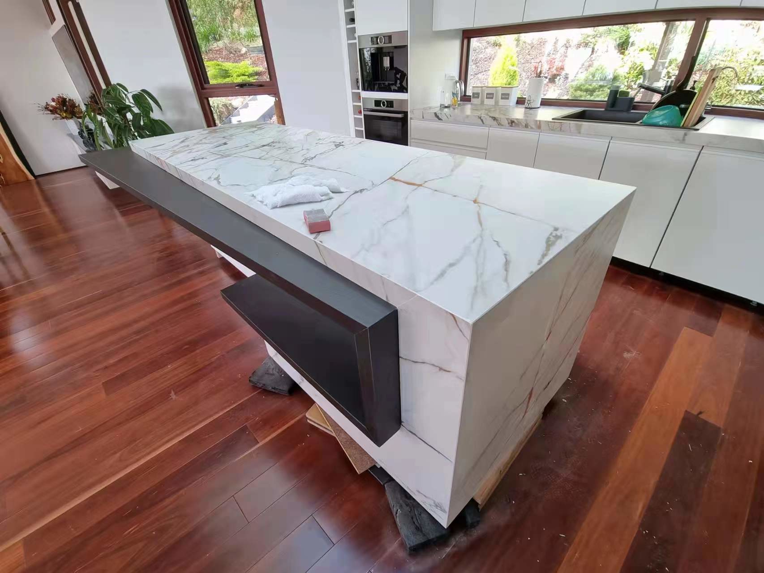 Gilt Years Polished Спеченный камень 1600x3200x6 Delfone фото 9