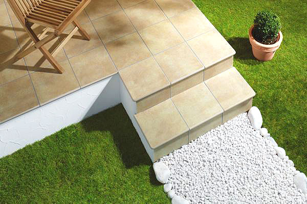 Плинтус ступени 058 Anthrazit правый 31x7.3 Interbau