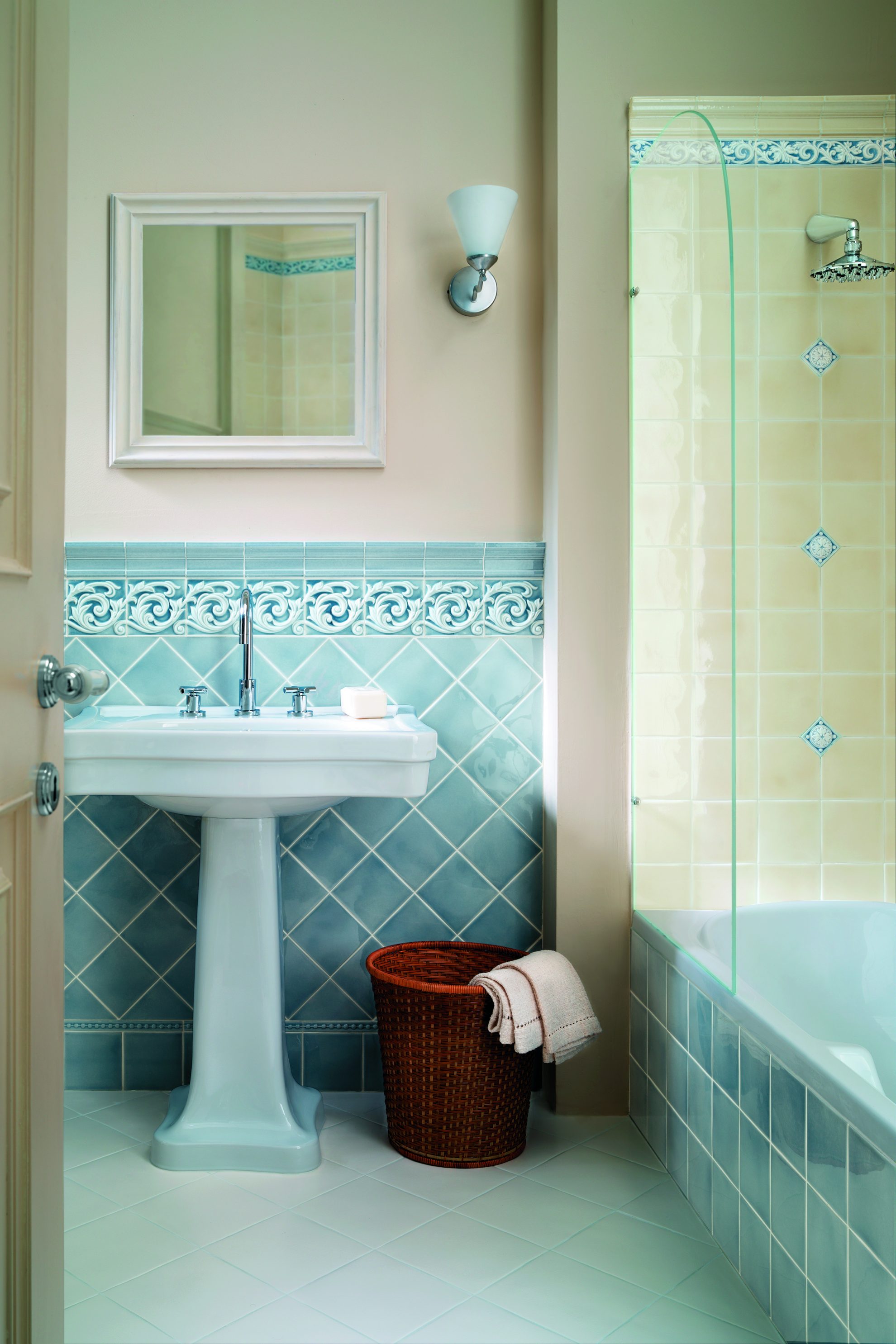 COP50 COPRISPIGOLO PINO 1,2х26 Ceramiche Grazia