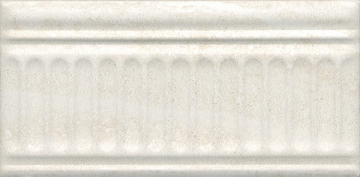 19046/3F Плитка Бордюр Олимпия бежевый светлый 20х9,9 Kerama Marazzi