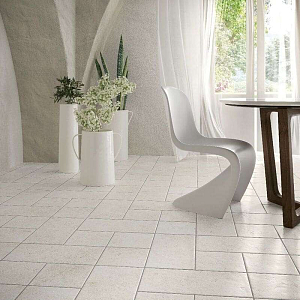 Pave Pierre Sichenia