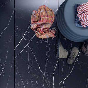 Black Burn Goldis Tile